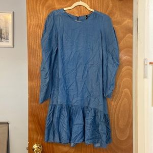 Selling this Zara midi dress